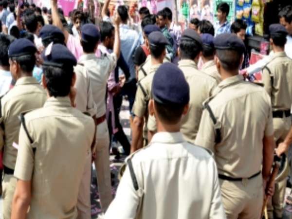 सादे वर्दी में तैनात रहेंगे पुलिस जवान सादे वर्दी में तैनात रहेंगे पुलिस जवान