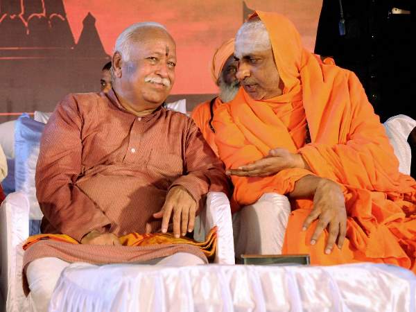 राजनीति से परे नहीं है धर्मसंसद