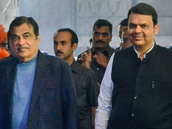 गडकरी भी हुए शामिल 