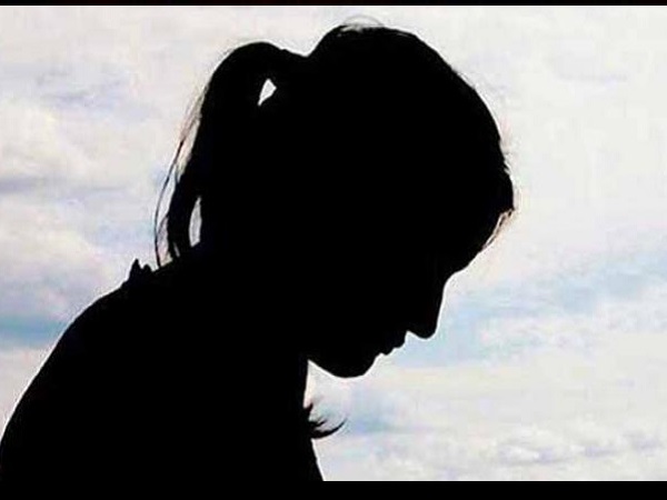 कंपनी में लड़के ने दिया अच्छी नौकरी का झांसा