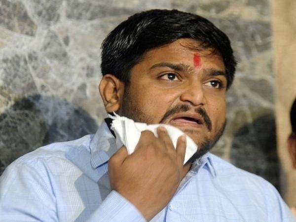 Gujarat : FIR against Abusive posts about hardik patel mother at Surat whatsapp group