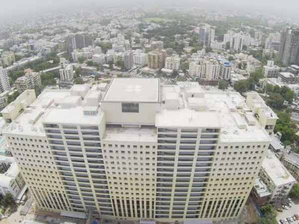 गरीब जनता कराएगी इलाज, लेकिन लुक कॉरपोरेट