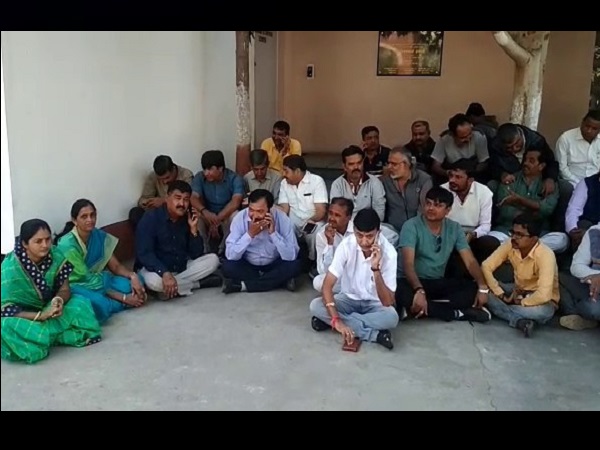 दो उम्मीदवारों ने वापस खींचे कांग्रेस से अपने पैर