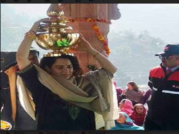 खुद ही कलश अपने सिर पर उठाया