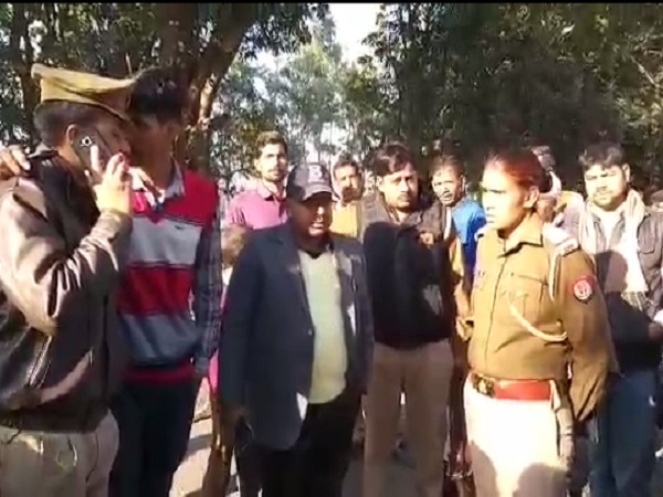 farrukhabad: School van horrific accident, many children injured farrukhabad: School van horrific accident, many children injured