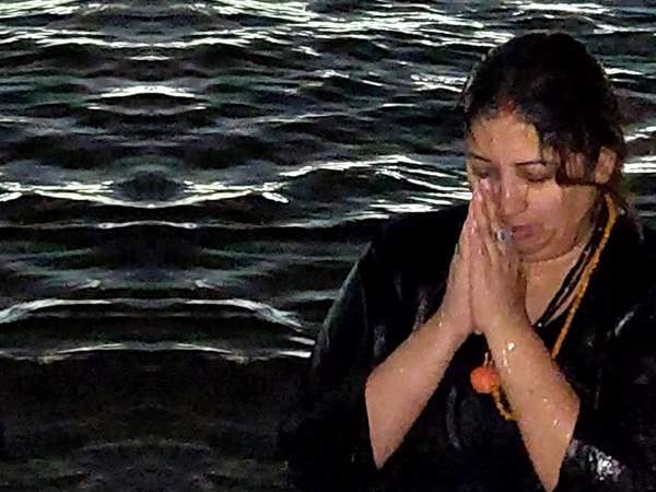 स्मृति ईरानी भी पहुंचीं