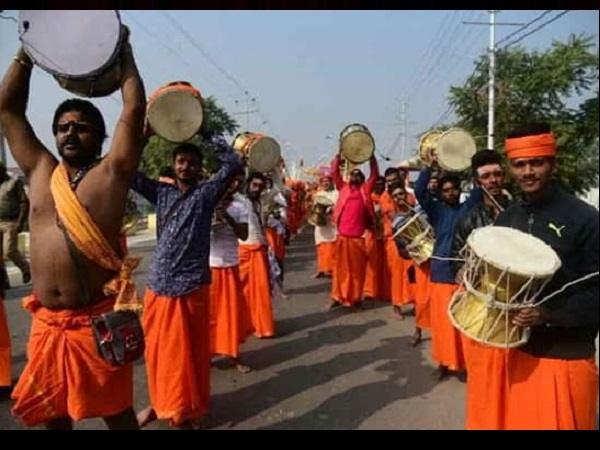 देश के सभी 13 अखाड़ों के संत जुट रहे