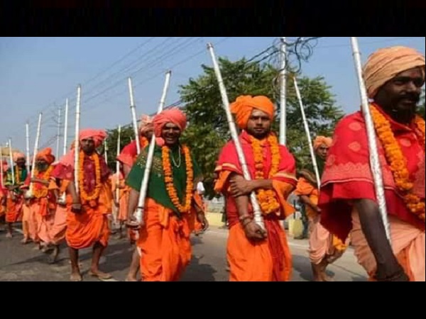 सजी-धजी चतुरंगिणी सेना भी पहुंची