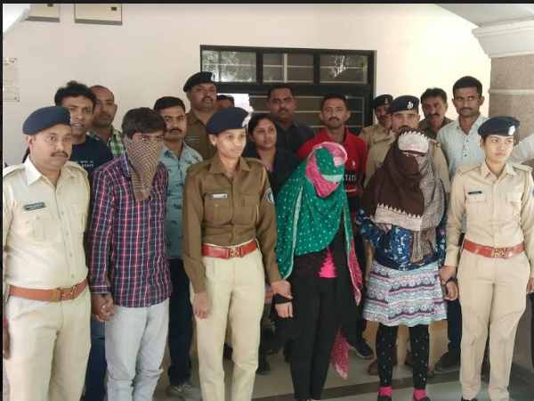 ..लेकिन पकड़े गए