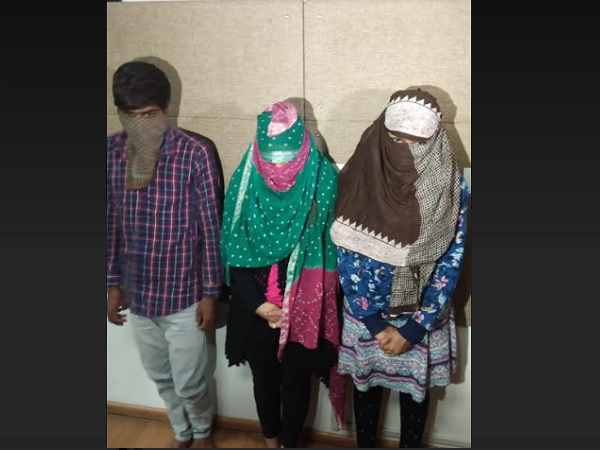 दो साल पहले करीब आईं दो युवतियां, एक दूर हो गई