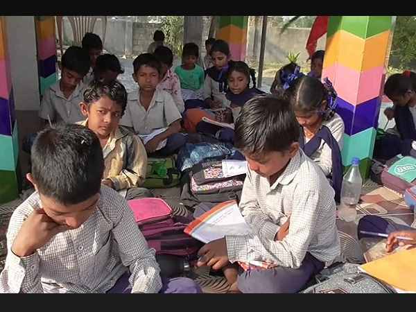 200 से ज्यादा मासूम बच्चे जान हथेली पर ले मंदिर जाते हैं 200 से ज्यादा मासूम बच्चे जान हथेली पर ले मंदिर जाते हैं