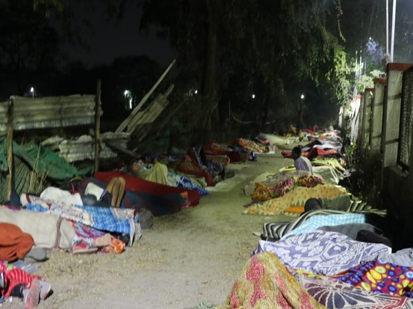 Army recruitment Starts in Pune, aspirants wait in the open, gurdwaras help them with food and blanket Army recruitment Starts in Pune, aspirants wait in the open, gurdwaras help them with food and blanket