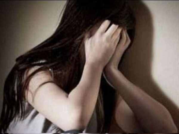 स्टूडेंट ने लिखित में शिकायत नहीं दी?