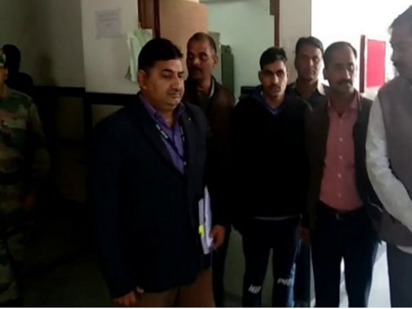 FB फ्रेंड अनिका चौपड़ा से साझा की जानकारी FB फ्रेंड अनिका चौपड़ा से साझा की जानकारी