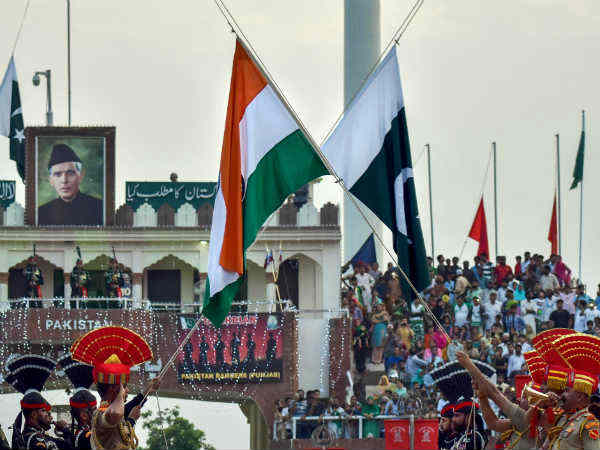 बर्दाश्‍त के बाहर है अधिकारियों के साथ हो रहा बुरा बर्ताव 
