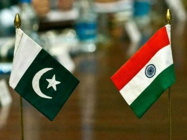 सिख अधिकारियों को गुरद्वारे में जाने से रोका 