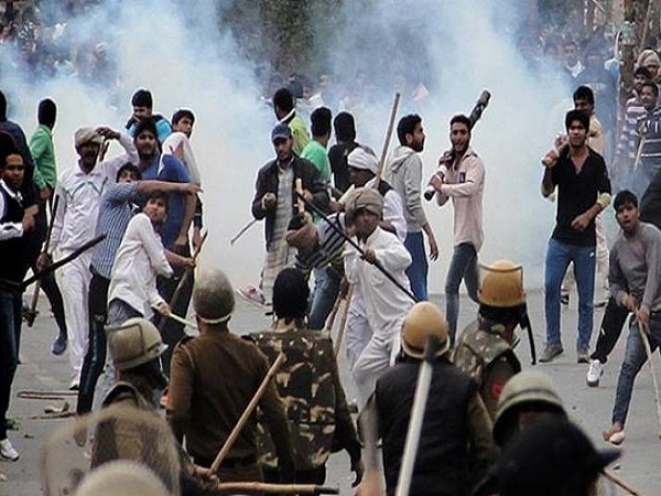 सामान्य वर्ग को 10 फीसदी आरक्षण दिए जाने पर जताई नाराजगी सामान्य वर्ग को 10 फीसदी आरक्षण दिए जाने पर जताई नाराजगी