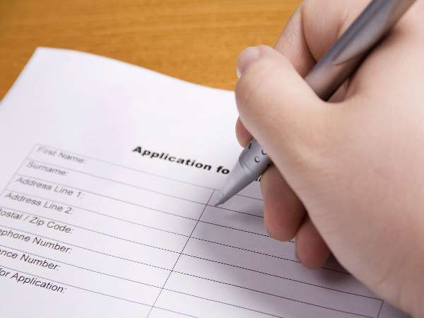 'नौकरियां ही नहीं, तो आरक्षण का क्या करेंगे'