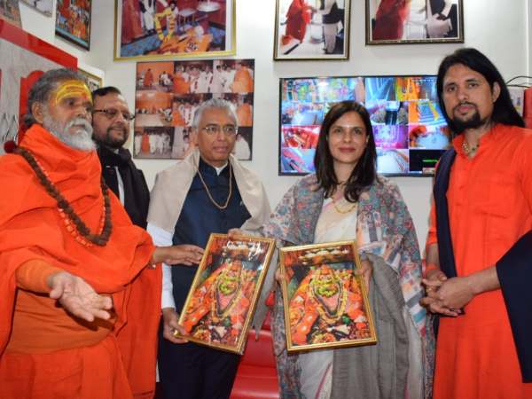 विजिटर बुक में लिखी ये बात विजिटर बुक में लिखी ये बात