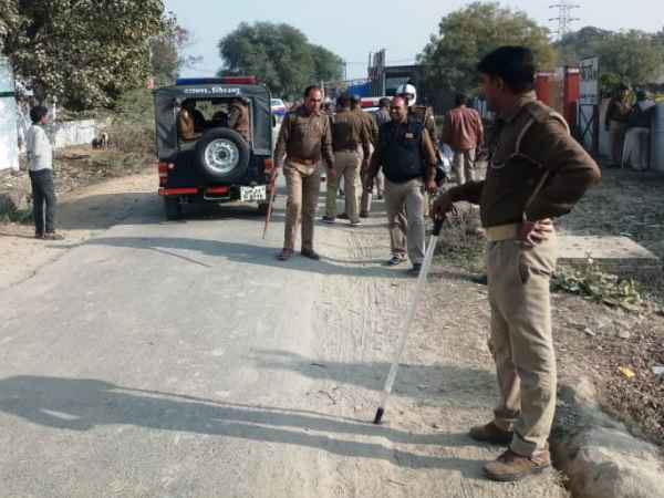 Farmers closed cattle at Kanpur in school