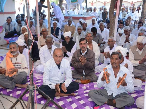 ramkatha is organised by the villagers on graveyard place in gujarat ramkatha is organised by the villagers on graveyard place in gujarat