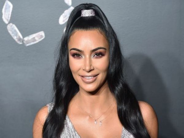 बेटे को देना चाहती हैं जन्म