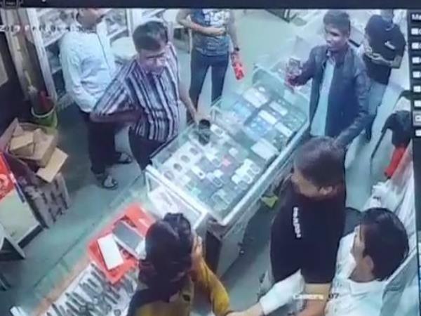 दुकानदार को बुलाया थाने