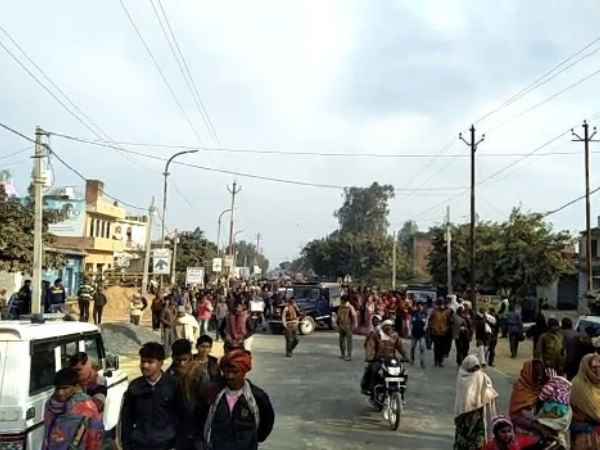 Two youths killed in road accident in Mainpuri Two youths killed in road accident in Mainpuri