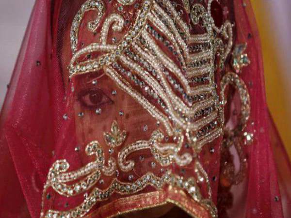 प्रथा के अनुसार होता है लड़की का टेस्ट