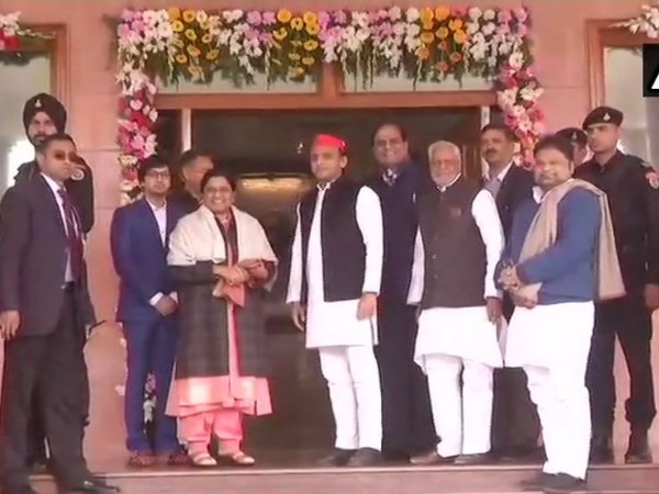 टीवी चैनल दलित विरोधी बात कर रहे