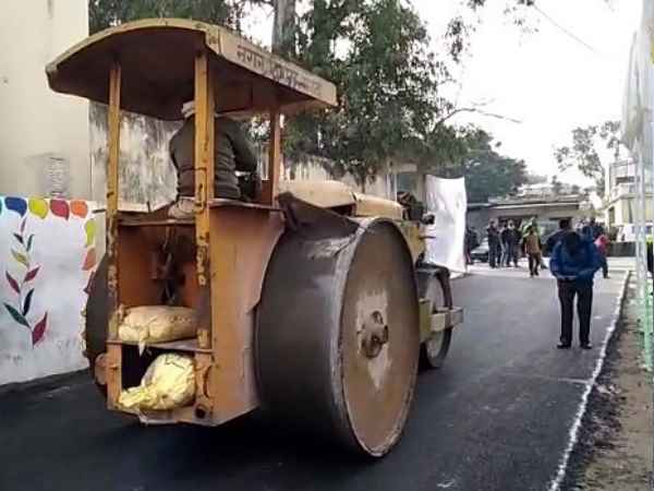 वेस्ट कूड़े से बनी सड़का का हुआ उद्घाटन