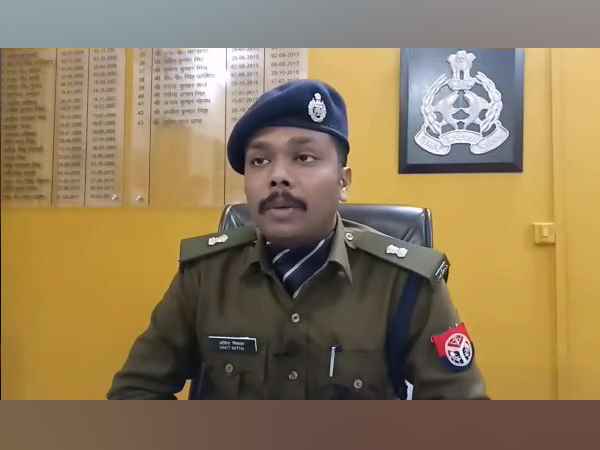 तलाशी में मिले आपत्तिजनक सामान
