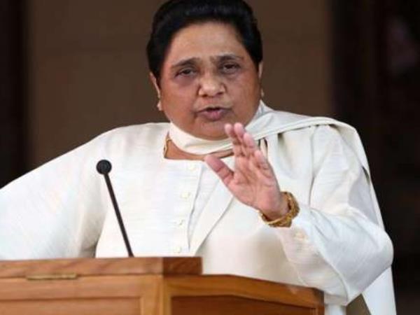 मुद्दों पर फेल तो मंदिर का सहारा