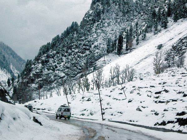 क्यों रास्ते में छूट गई आधी बारात?