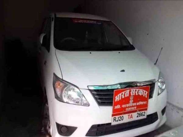 एक दर्जन से अधिक बैंक खाते