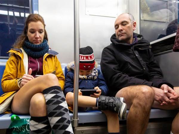 60 से ज्यादा शहरों में 'नो पैंट सबवे राइड' 60 से ज्यादा शहरों में 'नो पैंट सबवे राइड'