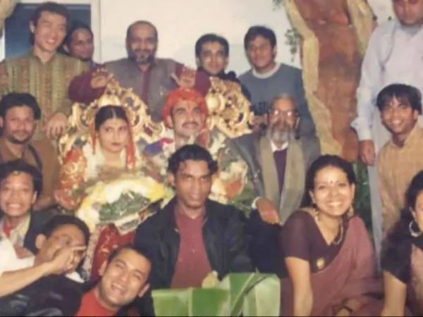 15 साल पहली तस्वीर में खास दोस्तों के साथ पंकज