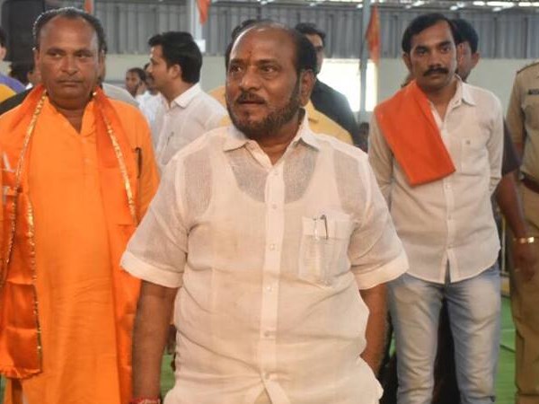 हमें धमकाएं ना वरना हम आपको दफना देंगे