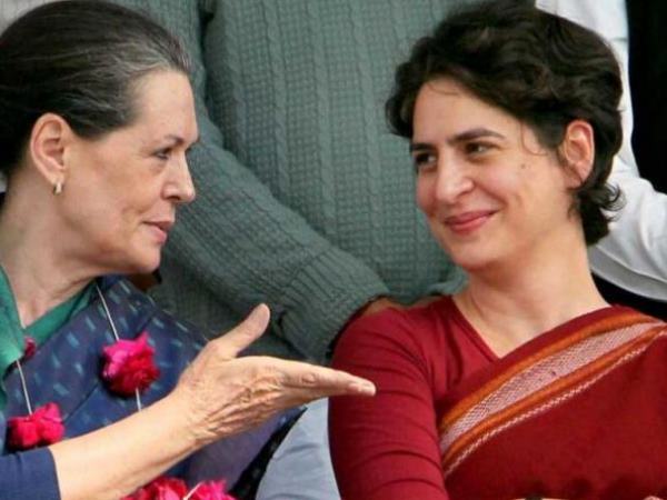  रायबरेली में प्रियंका ले रही फैसले