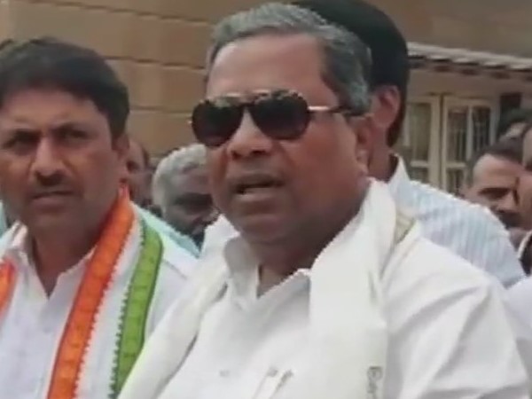 'मीडिया परेशानी खड़ी कर रही है'