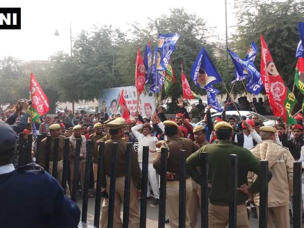 रायबरेली गांधी परिवार का अमेठी से भी पुराना गढ़