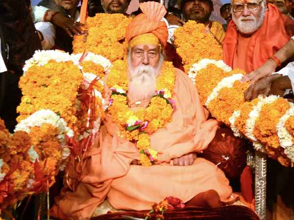 शंकराचार्य ने किया हिंदुओं का आह्वान शंकराचार्य ने किया हिंदुओं का आह्वान