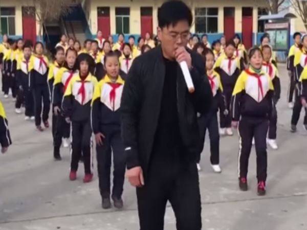 स्कूल प्रिंसिपल ने किया कुछ ऐसा