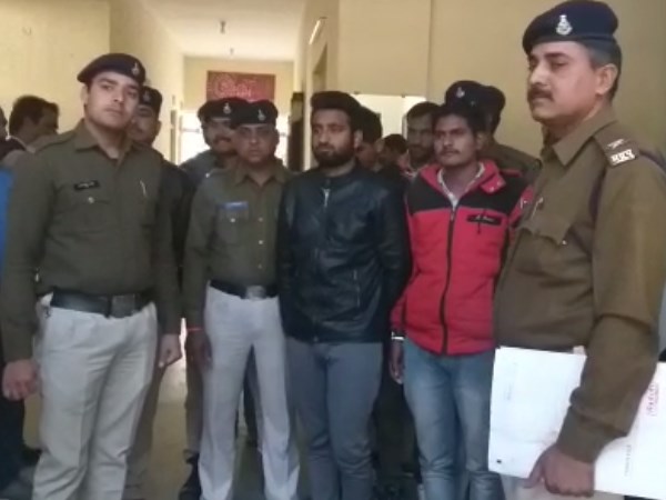 रकम के लेन-देन से हुआ खुलासा