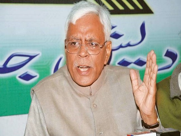 'लगता है कि नीतीश कुमार के अंदर का समाजवादी जाग गया'