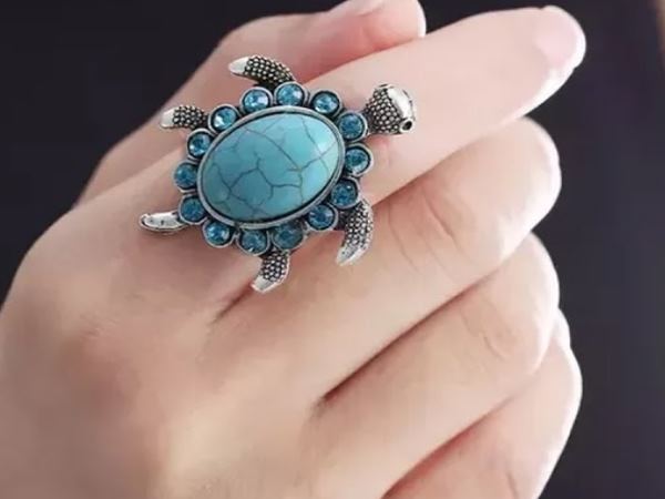 त्रिशक्ति अंगूठी: