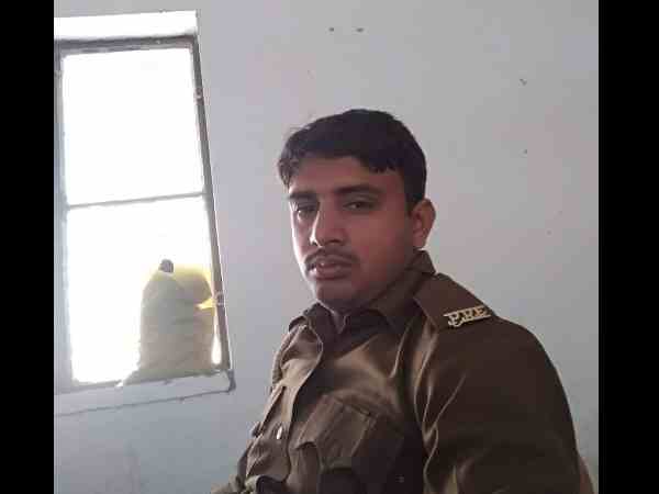 खेत में पड़ा मिला सिपाही का शव