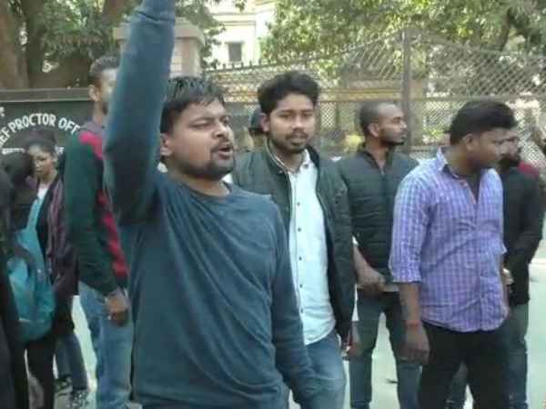 दोनों तरफ से पुलिस की रिपोर्ट दर्ज