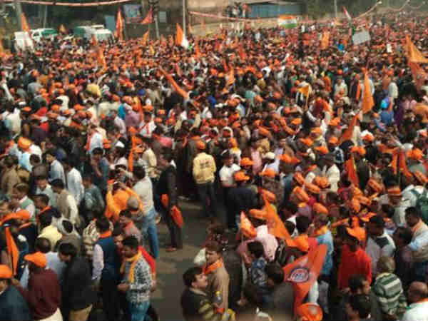 जिसे भी एक साथ आना है आ जाए
