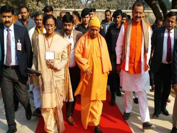 चाक-चौबंद व्यवस्थाएं देखकर खुश हुए योगी 